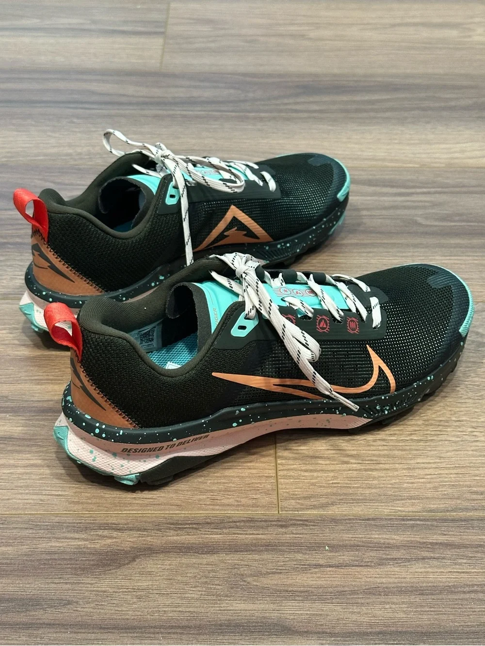 Nike Women’s Terra Kiger 9 Sneaker Sequoia Emerald Rise Guava Ice Amber Brown 10